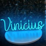 letreiro-neon-led-com-7-letras-azul-gelo