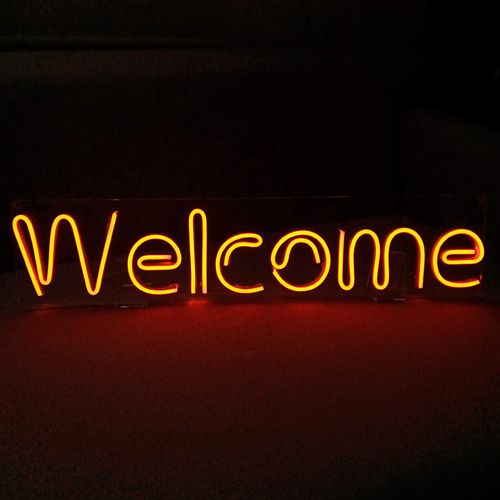 Letreiro Neon de LED Personalizada - Nome, frase ou palavra com 7 Letras - Laranja