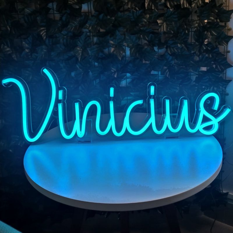 letreiro-neon-led-com-8-letras-azul-gelo-