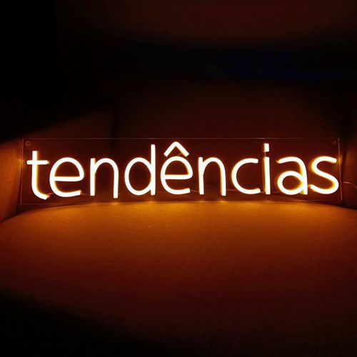 Letreiro Neon de LED Personalizada - Nome, frase ou palavra com 9 Letras - Laranja