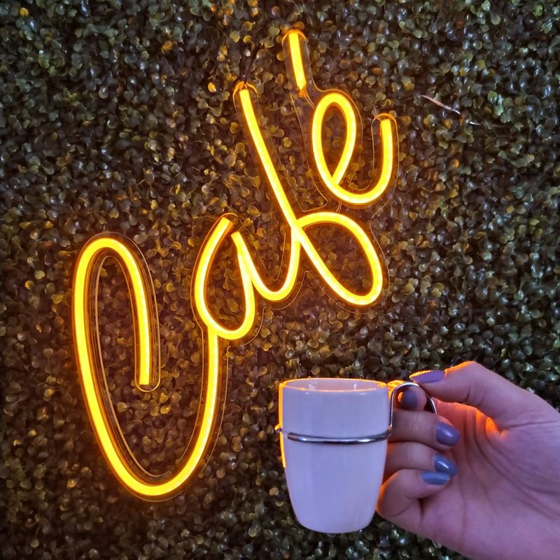 LETREIRO-NEON-LED---4-LETRAS---AMARELO