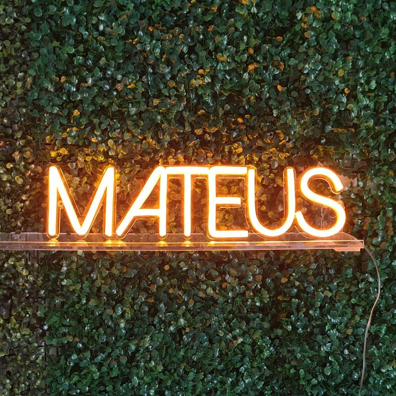 LETREIRO-NEON-LED---6-LETRAS---AMBAR