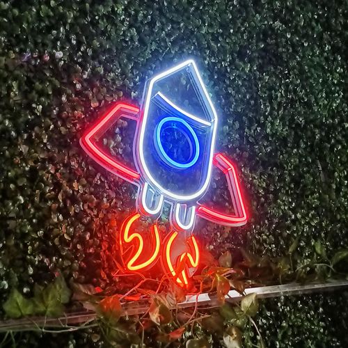 Letreiro Placa Neon Led - Foguetinho Rocket